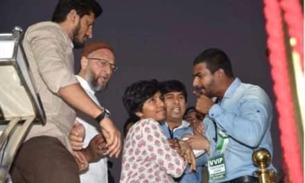 Bangalore: Activist Amulya Leona Says “Pakistan Zindabad-Hindustan Zindabad”, Asad Owaisi Condemns & Says “Bharat Zindabad, Dushman Mulk ka naam nahi lenge”