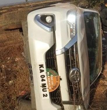 PRABHU CHAVAN’S CAR MET WITH ACCIDENT NEAR ZAHEERABAD