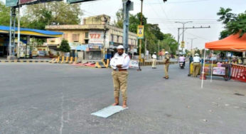 Cop Offers Prayer On The Road Amid Lockdown In Guntur During Ramadan