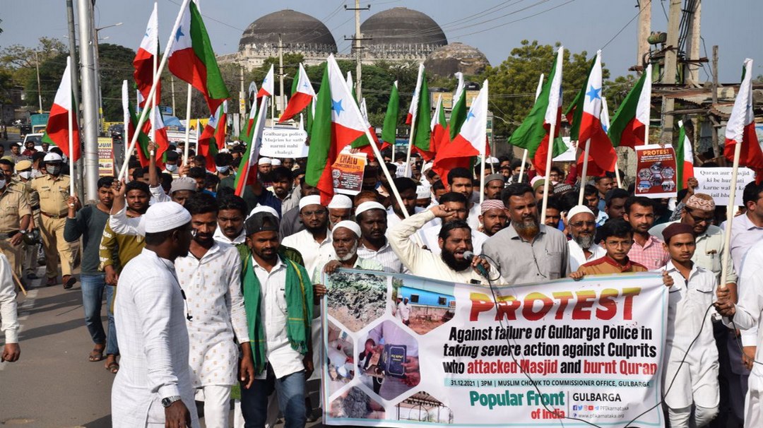 “Gulbarga Police betrayed its duty & the Muslims”, as Quran Burning accused get Bail, PFI takes Out Massive Commisionerate March condemning Police’s attitude