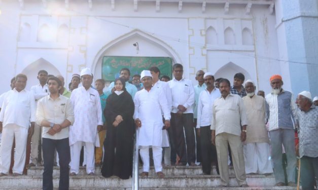 Gulbarga MLA Kaneez Fatima visits Aland Dargah, Slams BJP’s Attempts to communalize Peaceful Aland town.