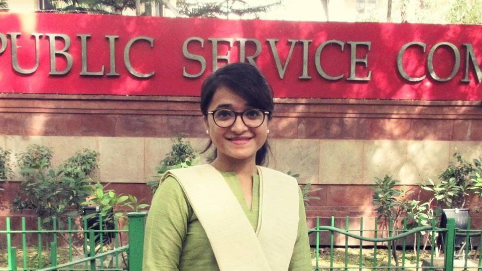 16 fractures, 8 surgeries, Poverty couldn’t stop Ummul Kher from cracking UPSC. Now She is a DC in IRS